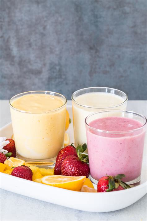 Yogurt smoothie. Instructions. Add fresh or frozen fruit to your blender. Add liquid (milk, water, or low-sugar fruit juice). Add old-fashioned oats, Greek yogurt, and a handful of ice. Blend very well, until smooth. Add more ice (to thicken) or liquid (to thin) until it reaches your desired consistency. 
