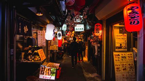 Yokocho. A mid the pandemonium of city life in Tokyo, there is a charming, narrow alleyway strung up with red lanterns.This street is called Omoide Yokochō – and it’s all about delicious food. @foodwtf Omoide Yokocho' is a popular walkway in #Tokyo that features a selection of food stalls and bars 🎥 IG: @tsuguaki_abe … 