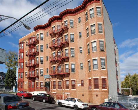 Yonkers ny apartments. Giant Modern 3 Bedroom Apartment Elliot ave Yonkers NY. $3,173. Yonkers Renovated 3 Bed / 1 Bath. $3,173. Yonkers 1 BEDROOM RENTAL YONKERS NEW YORK. $2,235. Crestwood Renovated 4 Bed / 1 Bath. $3,300. Yonkers Near south Broadway. $2,300. Yonkers 2 bedroom. $2,400. Yonkers ... 