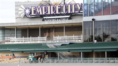 YONKERS RACEWAY Entries Tuesday, September 14, 2021, First Post 7:15 PM First Race CLAIMING ALLOWANCE $12,500 3 YO 50%, 4 Y0 25%, F&M 20% Purse: $13,500 Class: 12500CLM Gait: Pace Dis: 1 Mile HN PP Horse Driver Trainer Yrs Best Last 3 Odds Claiming 1 1 BEGINNER'S LUCK Au Siegelman Gi Garcia-Herrera 1:53.0 5-2-5 7-2 $12,500 ...