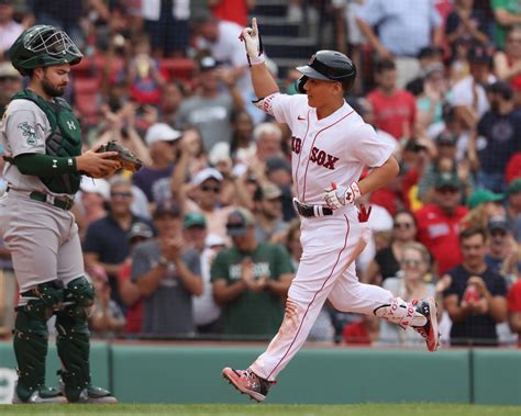 Yoshida homers in eighth to power Red Sox past A’s 4-3