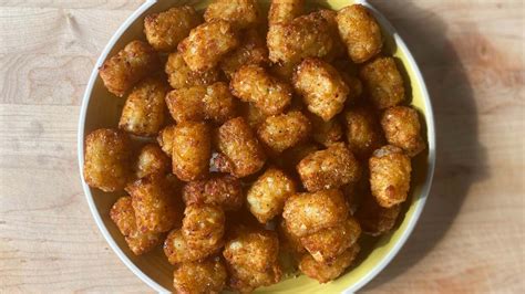 You Should Definitely Make Sticky Honey Tots in Your Air Fryer - Lifehacker