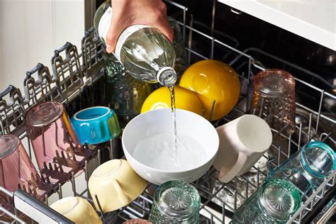 You Should Put a Bowl of Vinegar in Your Dishwasher—Here’s Why …