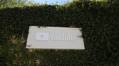 YouTube improperly used targeted ads on children’s videos, watchdogs say