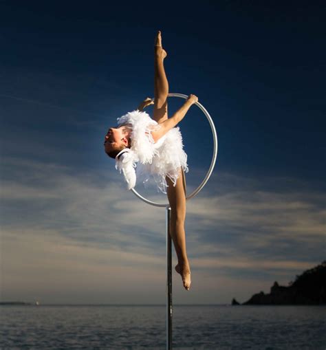 Youneh pole dancing. Things To Know About Youneh pole dancing. 