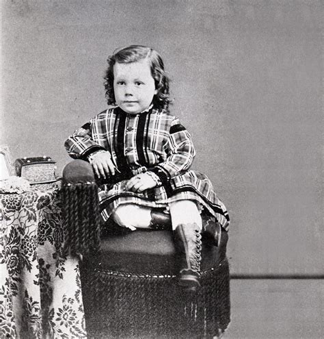 Young Wright Photo Tongshan