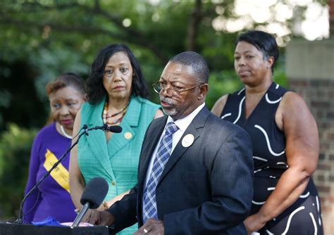Youngkin and NAACP spar over felony voting rights ahead of decisive Virginia elections