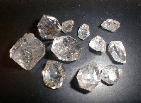 Your Guide on How to Identify a Raw Diamond