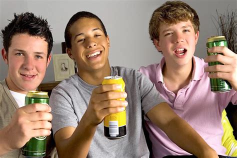 Youth binge drinking makes teens more prone to alcoholism in