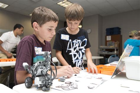 Youth engineering camps. ... Youth in STEM) programs. After more than 25 years of providing Ottawa youth with experiences in engineering, science and computer technology, VV has had to ... 