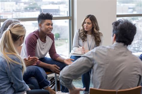 new, research on and evaluation of mentoring programs is fairly recent. The first comprehensive evaluation of the impacts of youth mentoring was published in 1995 by Public/Private Ventures. This study found a number of positive outcomes for youth in BBBS programs, . 