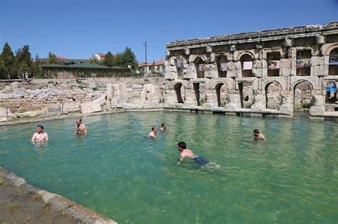 Yozgat Sarıkaya Kaplıcaları Tarihi 2 000 yıllık Roma Hamamı.