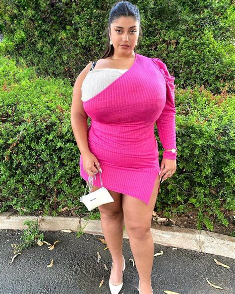 #YuvalLevy #plussizemodel #curvymodelYuval (@yuval65) || #viral #trending || XXL Body Size.....Credit:All the content on my channel...
