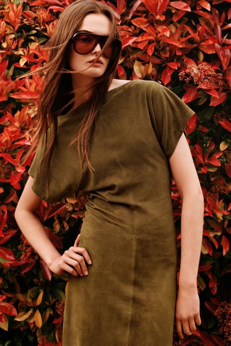 ZARA Italy New Collection Online. 