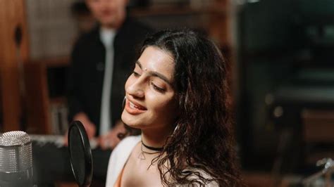 Zodiak yang Cocok Jadi Penyanyi - Beautynesia - balustradellc