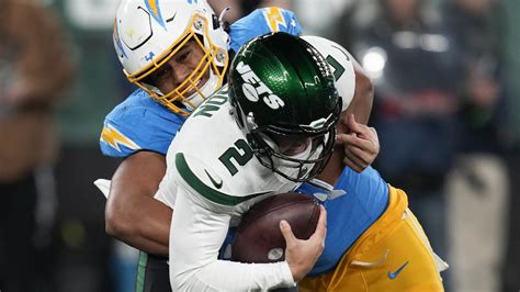 Zach Wilson and the Jets’ offense continue to sputter in 27-6 loss to Chargers