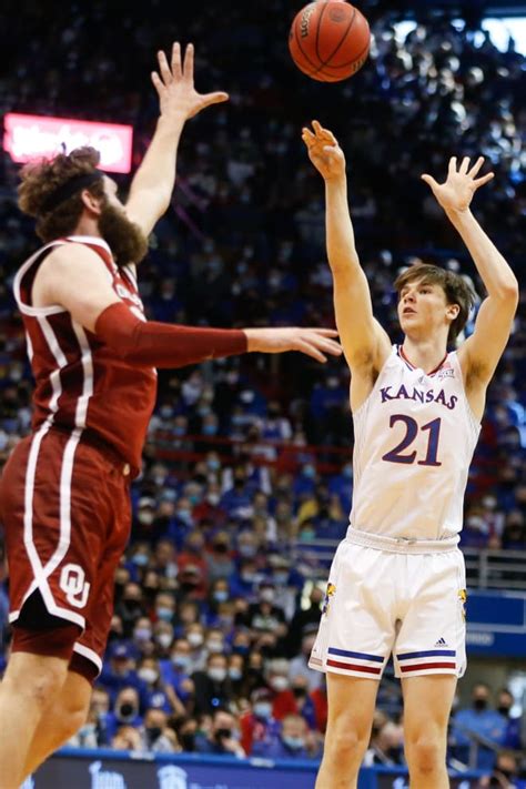 2 Jun 2020 ... Kansas Basketball received their first commitment in the 2021 recruiting class from Sunrise Christian Academy power forward Zachary Clemence..