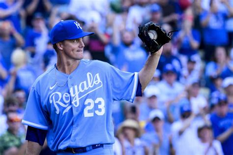 Zack Greinke pitches Royals to 5-2 win over Yankees in what could be his career finale