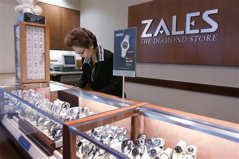 Zales jewelry shop. Zales Jewelers has been America's diamond store since 1924. For 90+ years, we have offered excellent quality jewelry at exceptional pricing. Whether you are looking for a breathtaking wedding band or a gift for that special person in your life, we have 437 jewelry stores ready to serve you. 