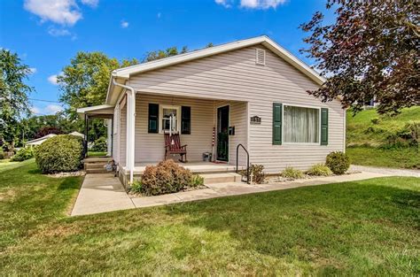 Zillow has 15 photos of this $229,900 2 beds, 2 baths, 2,584 Square Feet single family home located at 3136 Dresden Rd, Zanesville, OH 43701 built in 1936. MLS #4496291.. 