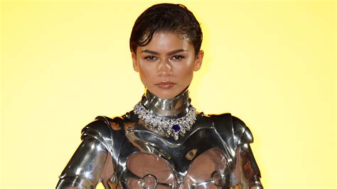 Sani Lawni Bf 3gb - Zendaya bares her backside in Stars Wars-inspired look at Dune 2 party in  London