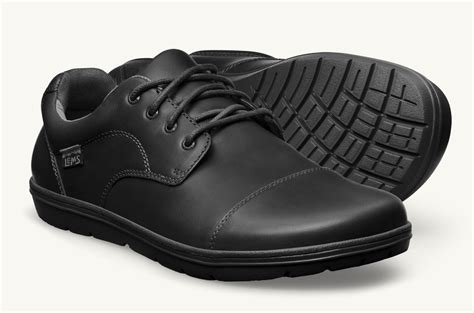 Zero drop dress shoes. Here are the best minimalist dress shoes for men and women. Chukka Suede Image Credit: Lemsshoes. If you are someone who likes chukka-style shoes but still wants something with a barefoot feel for work, these versatile shoes with a zero-drop platform should be at the top of your list. 