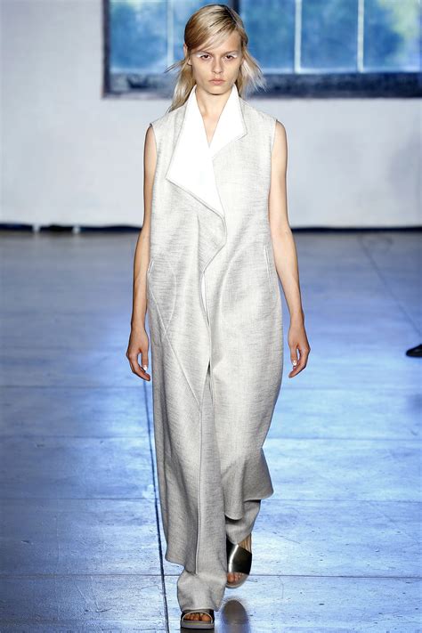 Zero maria cornejo. View Gallery 29 Photos. Zero + Maria Cornejo RTW Fall 2023 Courtesy of Zero + Maria Cornejo. Maria Cornejo is marking 25 years in business, a rarity in the ever-changing industry. As part of the ... 
