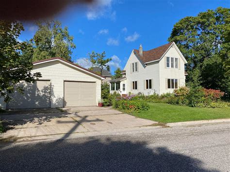 Follow us: 111 W 11th Ave, Sault Sainte Marie, MI 49783 is currently not for sale. The 2,328 Square Feet single family home is a 4 beds, 2 baths property. This home was built in 1900 and last sold on 2023-12-15 for $89,900. View more property details, sales history, and Zestimate data on Zillow.
