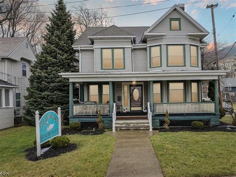Zillow has 20 photos of this $269,000 2 beds, 3 baths, 1,600 Square Feet single family home located at 6303 Lake Rd W #46, Ashtabula, OH 44004.
