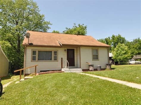 Zillow boonville mo. The listing broker’s offer of compensation is made only to participants of the MLS where the listing is filed. 1421 Grayling Dr, Boonville, MO 65233 is pending. Zillow has 16 photos of this 4 beds, 3 baths, 2,809.9 Square Feet single family home with a list price of $195,000. 