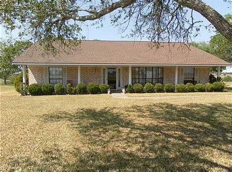 Zillow brenham. Zillow has 40 photos of this $299,000 3 beds, 2 baths, 1,088 Square Feet single family home located at 8910 Fm 50, Brenham, TX 77833 built in 2021. MLS #64107113. 