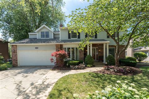 Zillow downers grove. 10 Tower Ct #10, Downers Grove, IL 60516 is currently not for sale. The 1,088 Square Feet townhouse home is a 3 beds, 2 baths property. This home was built in null and last sold on 2024-04-05 for $--. View more property details, sales history, and Zestimate data on Zillow. 