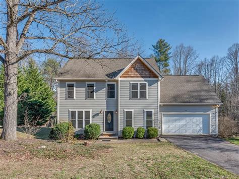 Zillow fairview nc. Zillow has 17 photos of this $1,495,000 3 beds, 4 baths, 2,550 Square Feet single family home located at 10 Peregrines Ridge Ct, Fairview, NC 28730 built in 2023. MLS #3918827. 