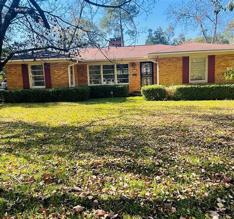 An equal housing lender. NMLS #10287. 119 N Walden Ave, Fitzgerald, GA 31750 is currently not for sale. The -- sqft home type unknown home is a -- beds, -- baths property. This home was built in null and last sold on -- for $--. View more property details, sales history, and Zestimate data on Zillow.. 