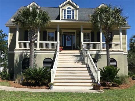 Find homes for sale under $400K in Charleston SC. View listing p