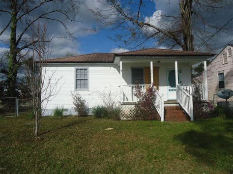 Zillow jackson county fl. Browse Jackson County, FL real estate. Find 506 homes for sale in Jackson County with a median listing home price of $104,900. 