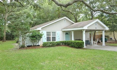 Zillow has 13 photos of this $725,000 3 beds, 2 baths, 2,788 Square Feet single family home located at 833 N Riverview Dr, Jekyll Island, GA 31527 built in 1970. MLS #1644989.. 