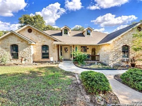 Zillow has 52 photos of this $595,000 4 beds, 4 baths, 2,542 Square Feet single family home located at 404 ROSE BLOSSOM LOOP, La Vernia, TX 78121 built in 2004. MLS #1719189.. 
