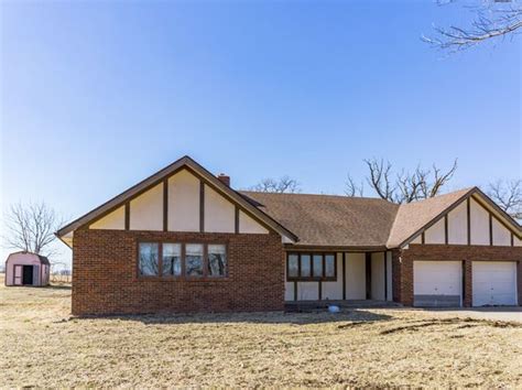 See the 179 available homes for sale with a basement in Leavenworth County, KS. Find real estate price history, detailed photos, and learn about Leavenworth County neighborhoods & schools on Homes.com. ... Thrive Real Estate Team KW KANSAS CITY METRO. 129 Willow Dr, Lansing, KS 66043 / 52. $524,950 . 5 Beds; 3 Baths; 2,578 Sq Ft;. 