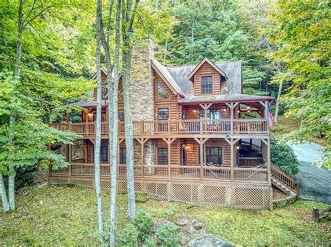 MLS ID #4054061, BETTER HOMES AND GARDENS REAL ESTATE HERITAGE. $350,000. 3 bds. 4 ba. 1,896 sqft. - House for sale. Price cut: $25,000 (Oct 9) 1644 Rich Cove Rd, Maggie Valley, NC 28751. MLS ID #4078454, NC BROKER REALTY. . 