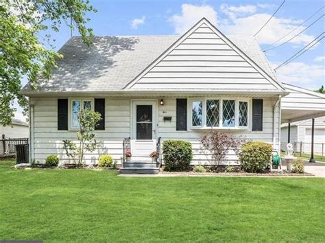 222 County Ave, Maple Shade, NJ 08052 is a single-family home listed for rent at $2,700 /mo. The 1,182 Square Feet home is a 3 beds, 1 bath single-family home. View more property details, sales history, and Zestimate data on Zillow. . 
