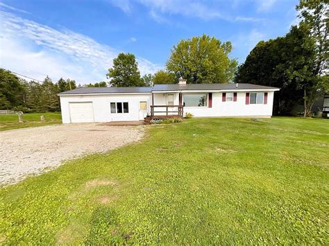 Zillow menominee mi. 1682 High Way #M35, Menominee, MI 49858. STATE WIDE REAL ESTATE OF MI-WI, INC., JOSEPH DULAK. $269,900. 3 bds; 2 ba; 1,850 sqft - House for sale. 108 days on Zillow. ... REALTORS®, and the REALTOR® logo are controlled by The Canadian Real Estate Association (CREA) and identify real estate professionals who are members of … 
