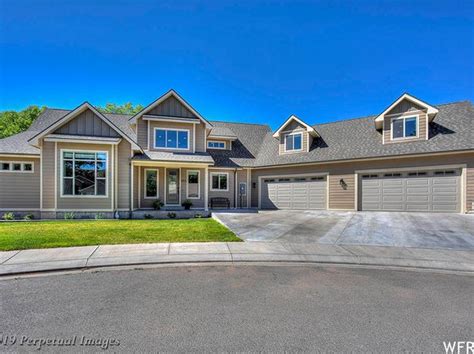 Zillow moab utah. 1191 Canon Vista Dr, Moab, UT 84532 is currently not for sale. The 1,480 Square Feet single family home is a 4 beds, 2 baths property. This home was built in 2002 and last sold on 2023-10-03 for $--. View more property details, … 