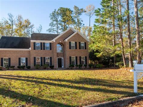 Zillow has 36 photos of this $800,000 3 beds, 4 baths, 2,960 Square Feet single family home located at 2203 Hidden Harbor Drive, New Bern, NC 28562 built in 2006. MLS #100406634. . 