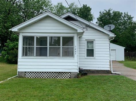 2 Beds. 1 Bath. 730 E Willcox Ave, Peoria, IL 61603. 2 Bedroom, 1 bathroom home on a Double Lot in a quiet neighborhood with a closed in Front Porch. John Kepple Keller Williams Premier Realty. The Grove Apartments. $759 - $1,483 per month. 1-3 Beds. 1526 W Candletree Dr, Peoria, IL 61614.