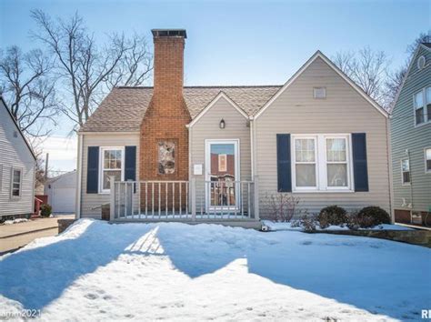 Zillow peoria illinois. 4421 W Deermeadow Dr, Peoria, IL 61615 is for sale. View 96 photos of this 6 bed, 7 bath, 6981 sqft. single family home with a list price of $699000. 