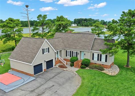 2 E Sandy Point Rd, Poquoson, VA 23662 is for sale. View 44 photos of this 4 bed, 3 bath, 2701 sqft. single family home with a list price of $575000..