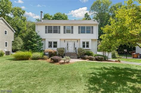 4 Biscayne Dr, Ramsey, NJ 07446 is currently not for sale. The 3,309 Square Feet single family home is a 5 beds, 3 baths property. This home was built in 1995 and last sold on 2021-09-02 for $869,000. View more property …. 