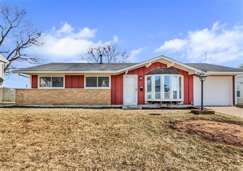 Zillow romeoville. Zillow has 21 photos of this $210,000 3 beds, 2 baths, 1,962 Square Feet single family home located at 324 Hale Ave, Romeoville, IL 60446 built in 1968. MLS #11881715. 