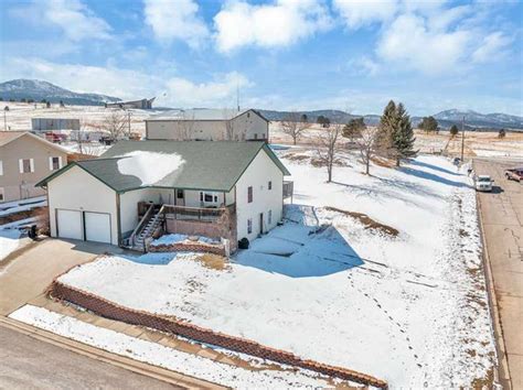 Zillow spearfish. Dec 1, 2023 · Zillow has 28 photos of this $529,000 3 beds, 2 baths, 1,787 Square Feet single family home located at 3910 Beartooth Loop, Spearfish, SD 57783 built in 2023. MLS #78435. 
